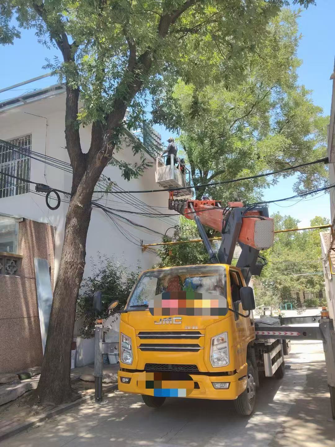 贵定县高空作业车能吊装重物吗？最大承载多少公斤？