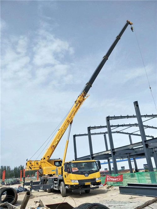 贵定县超高层建筑钢结构吊装案例